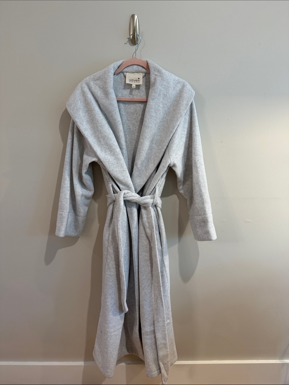 Haven Well Within Women's Light Gray Shawl-Collar Robe with Belt
